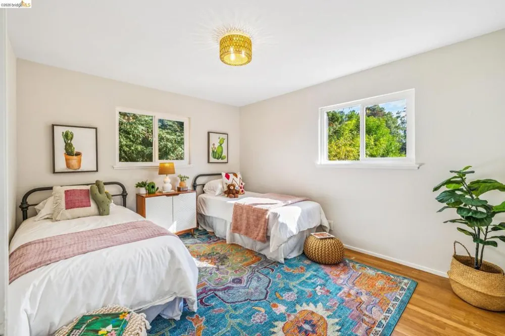 4624 Steele St Oakland, CA 94619