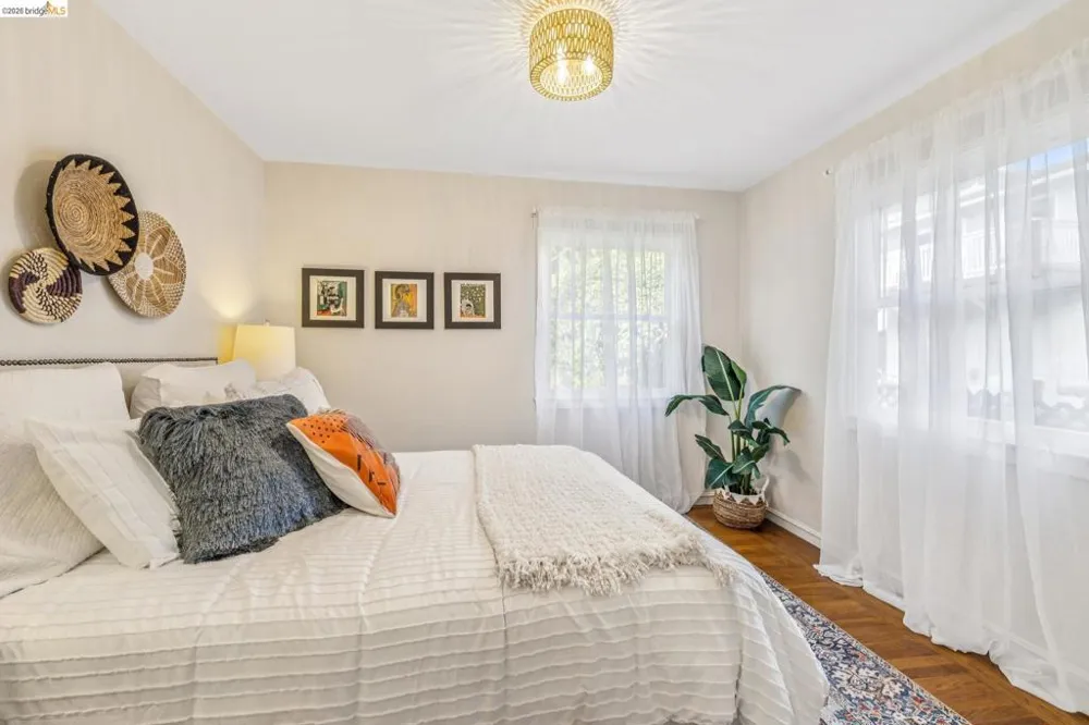 4624 Steele St Oakland, CA 94619