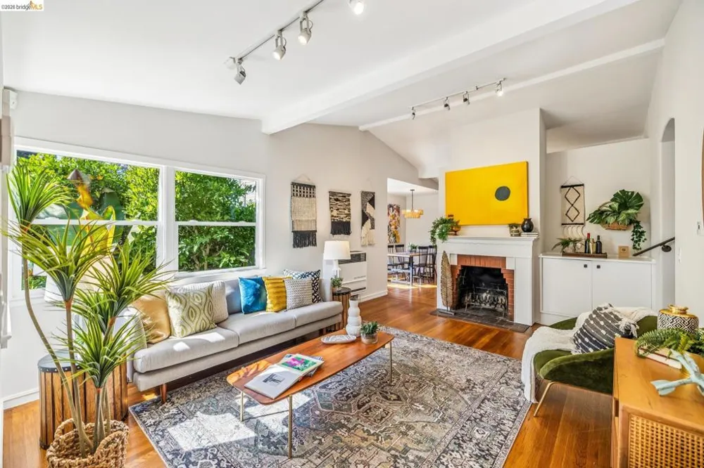 4624 Steele St Oakland, CA 94619