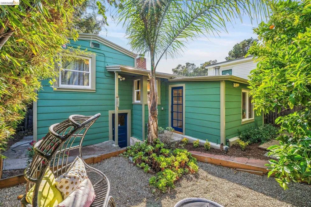 4624 Steele St Oakland, CA 94619