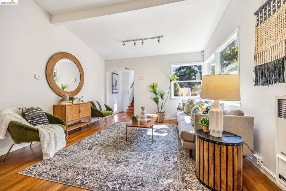 4624 Steele St Oakland, CA 94619