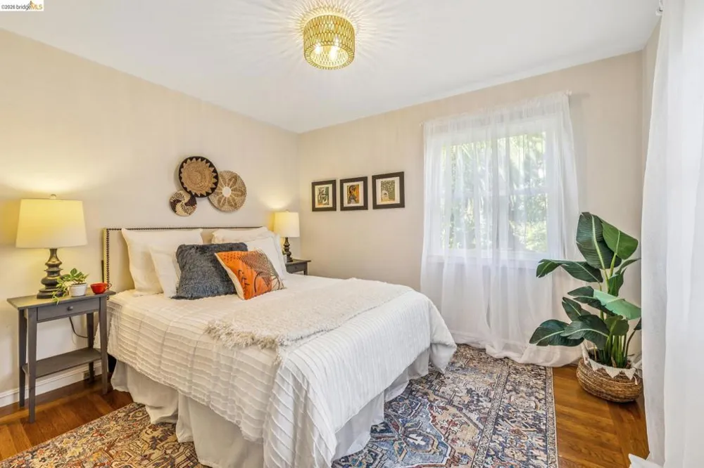 4624 Steele St Oakland, CA 94619