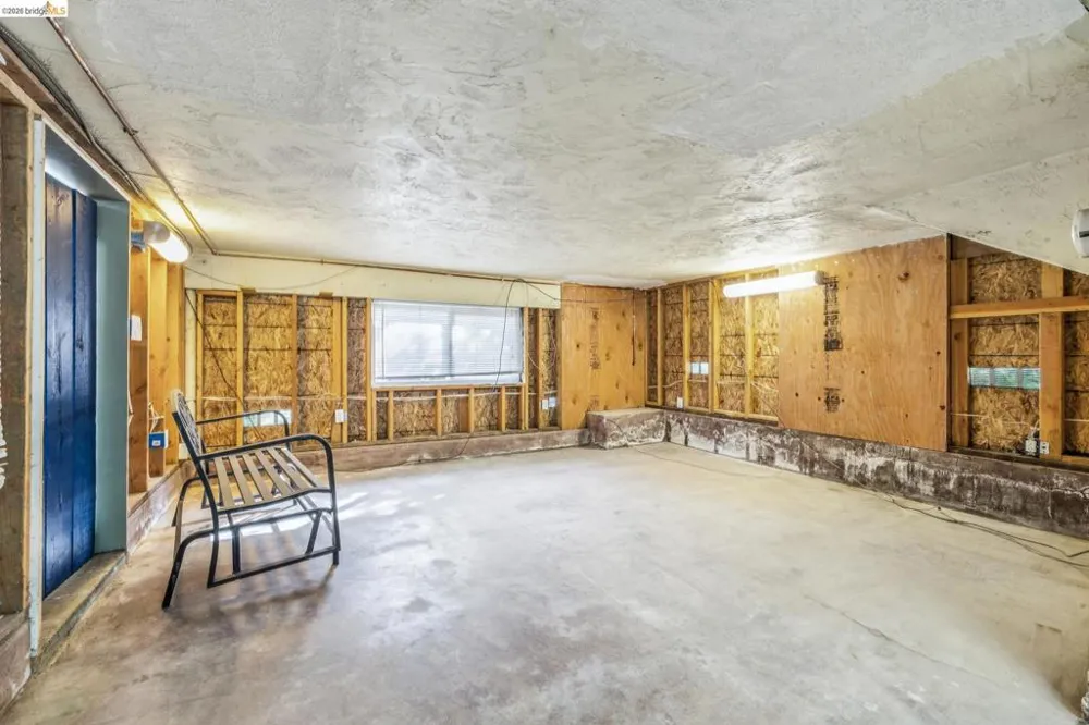 4624 Steele St Oakland, CA 94619