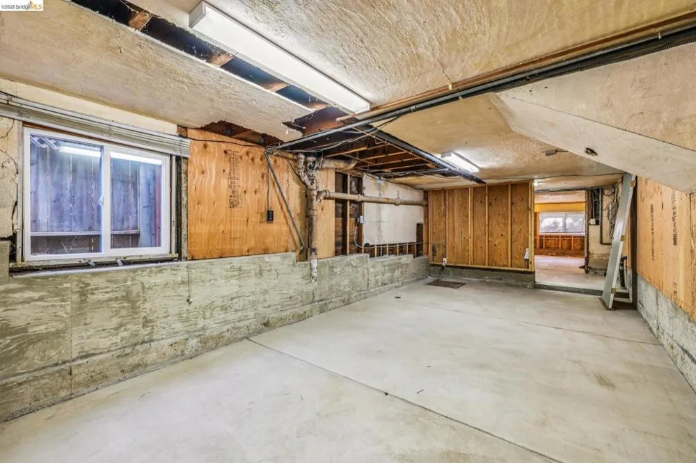 4624 Steele St Oakland, CA 94619