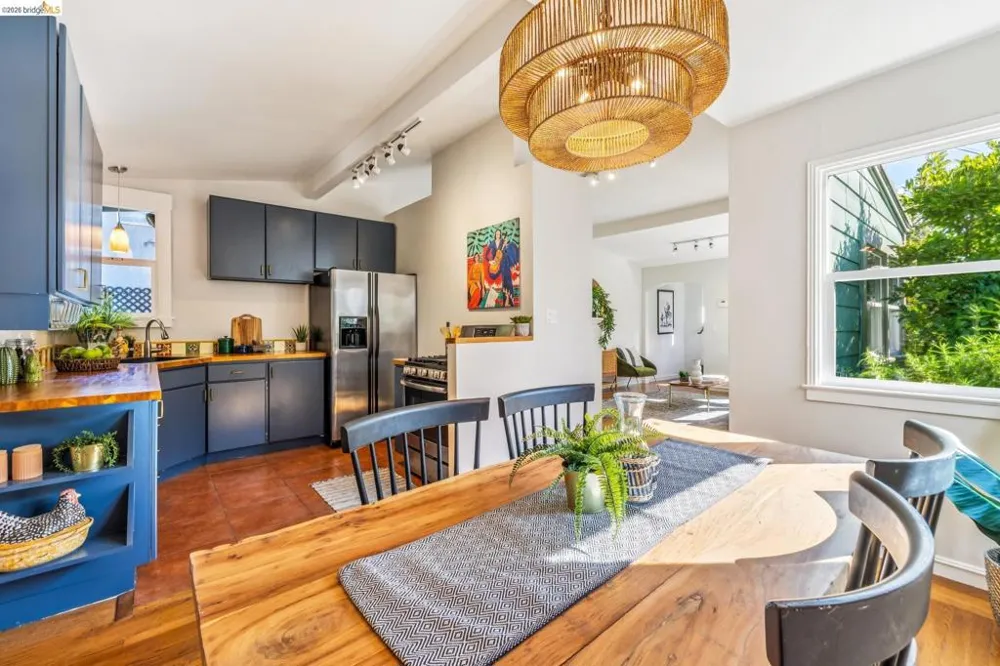 4624 Steele St Oakland, CA 94619