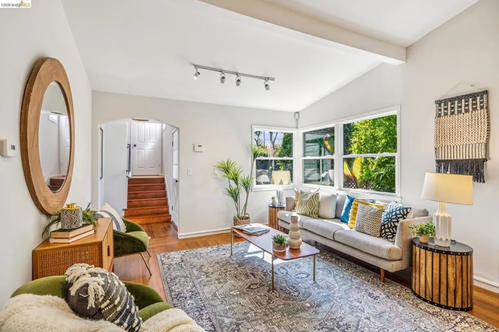 4624 Steele St Oakland, CA 94619