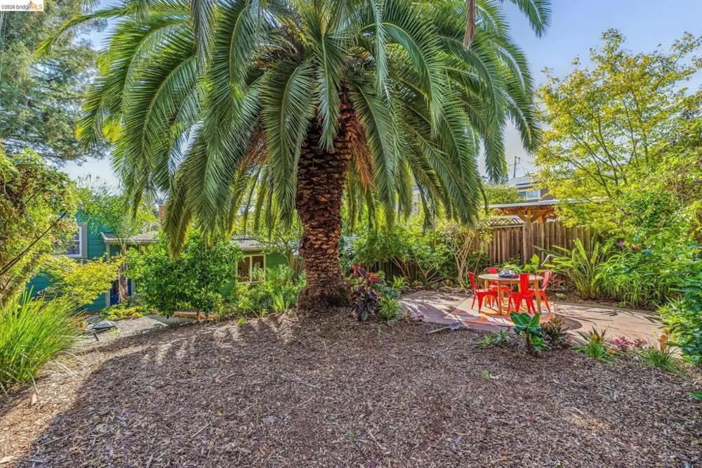 4624 Steele St Oakland, CA 94619