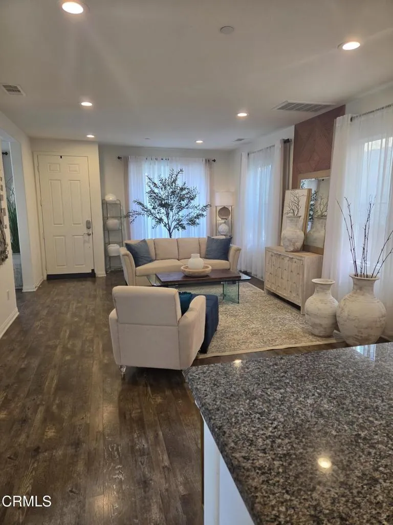 664 Owens River Drive Oxnard, CA 93036