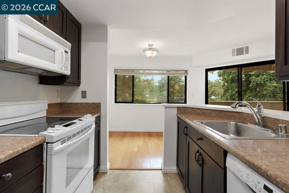 2535 Lucy Lane #B Walnut Creek, CA 94595