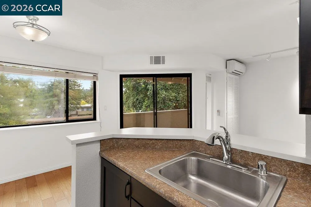 2535 Lucy Lane #B Walnut Creek, CA 94595