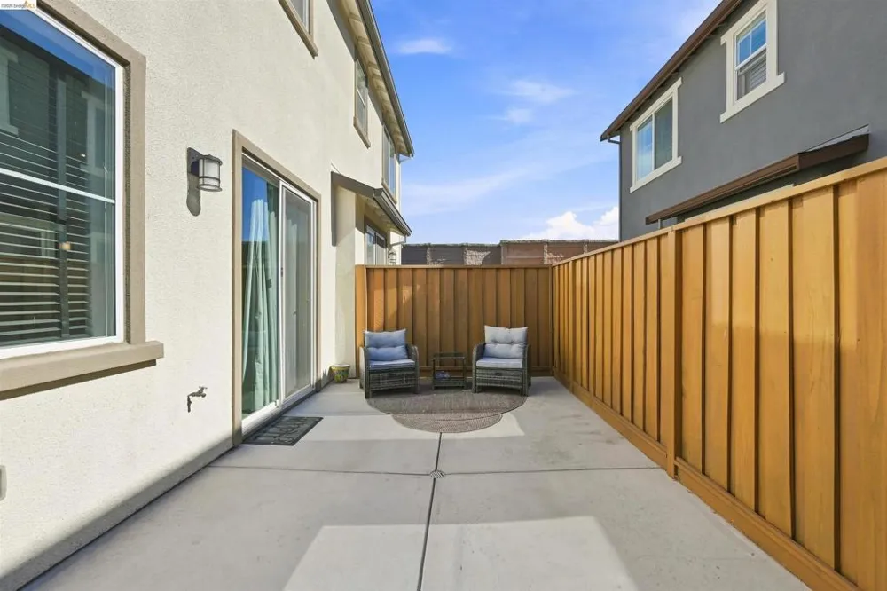 59 Autumn Ln Pittsburg, CA 94565