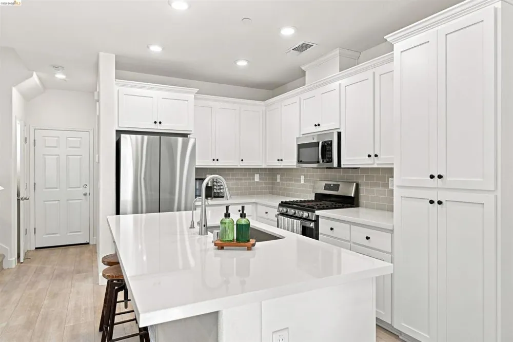 59 Autumn Ln Pittsburg, CA 94565