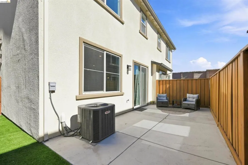 59 Autumn Ln Pittsburg, CA 94565
