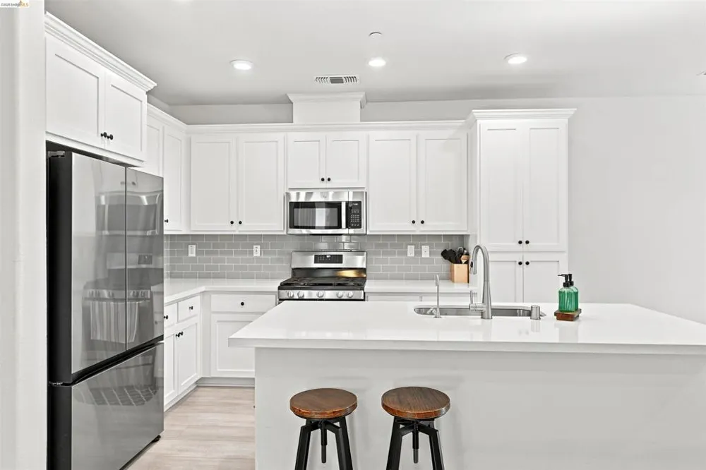 59 Autumn Ln Pittsburg, CA 94565