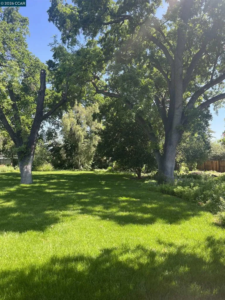 930 Lee lane Concord, CA 94518