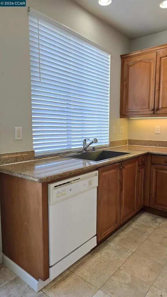 1092 Gardenia Ln Concord, CA 94520