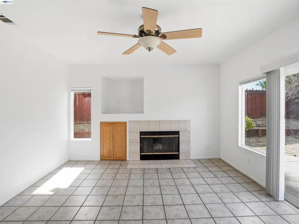 2356 Yorkshire Dr Antioch, CA 94531