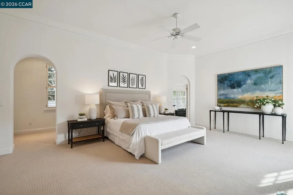 2 Reliez Manor Ct Lafayette, CA 94549