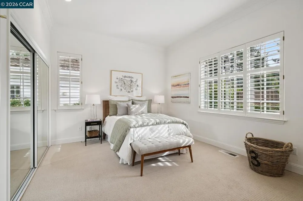 2 Reliez Manor Ct Lafayette, CA 94549