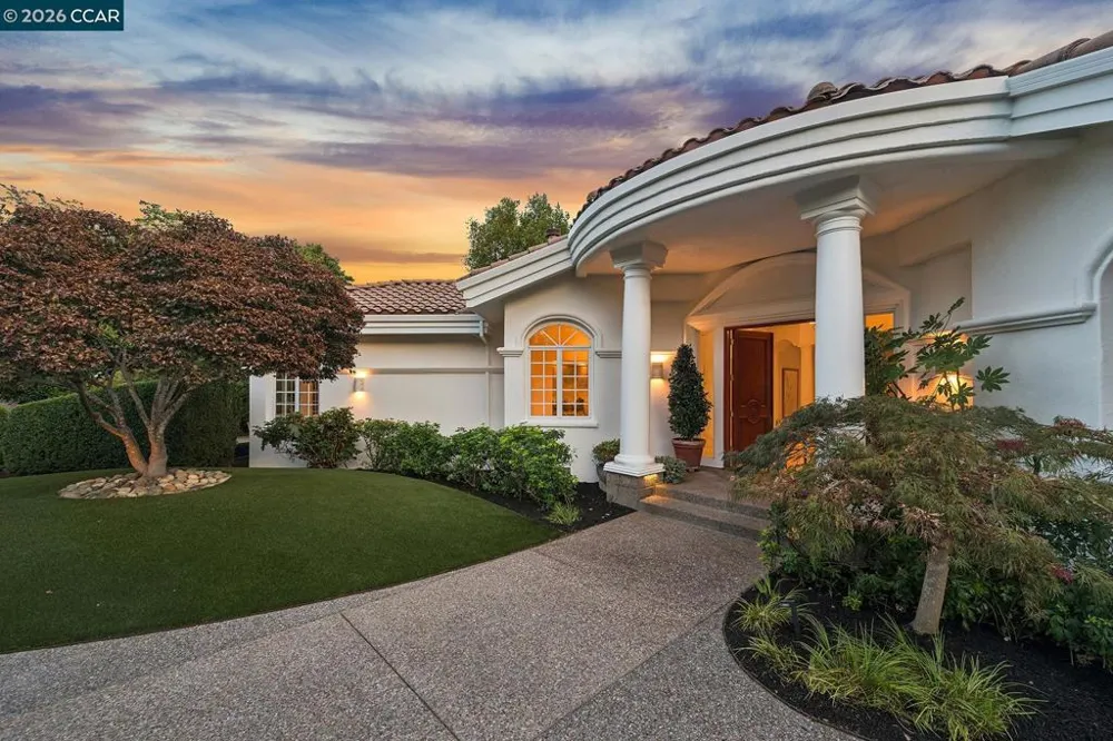 2 Reliez Manor Ct Lafayette, CA 94549
