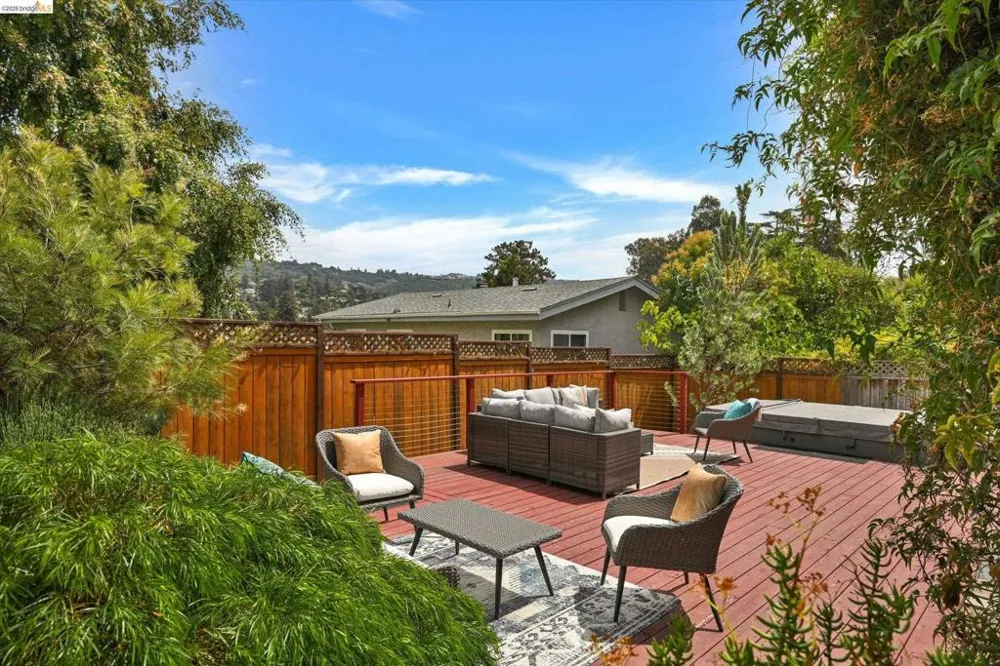 4656 Redding St Oakland, CA 94619