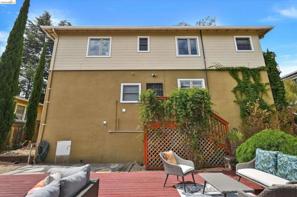 4656 Redding St Oakland, CA 94619