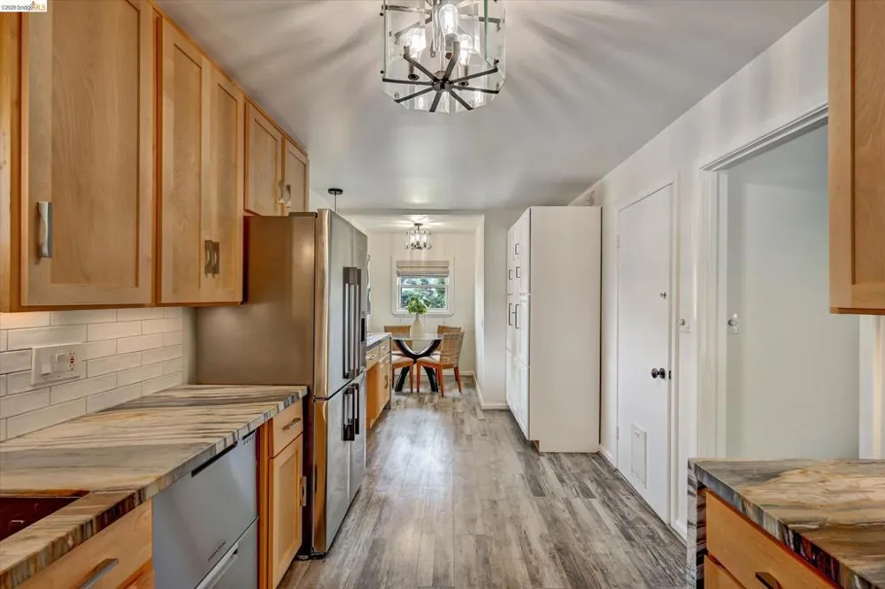 4656 Redding St Oakland, CA 94619