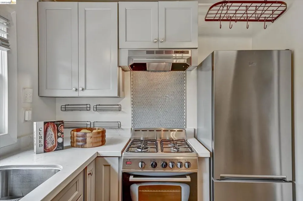 4656 Redding St Oakland, CA 94619