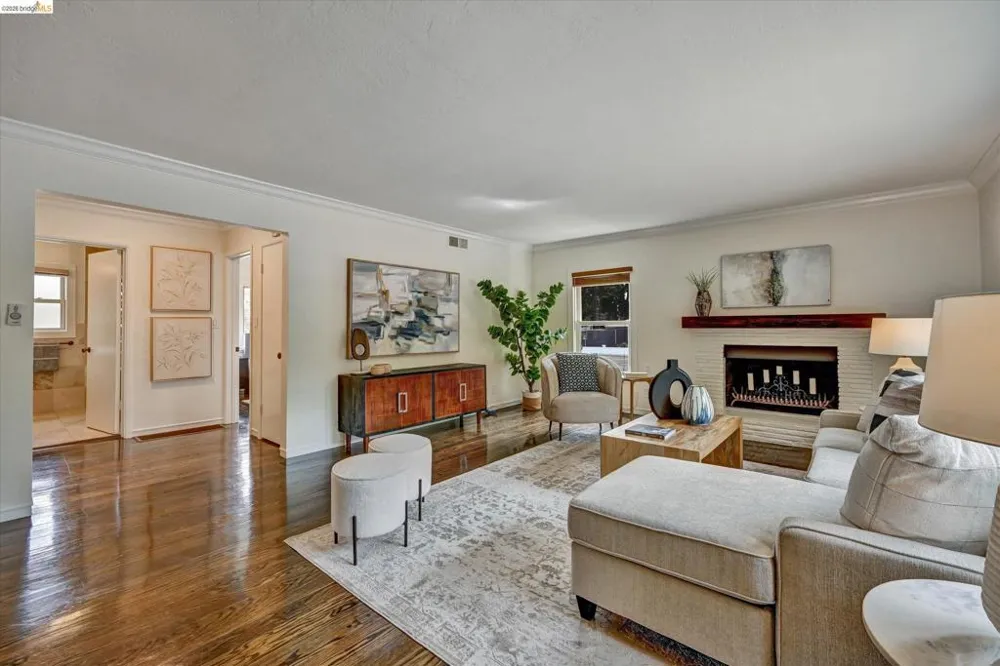 4656 Redding St Oakland, CA 94619