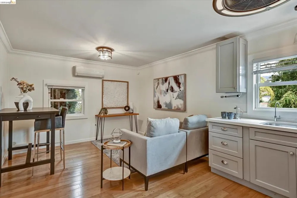 4656 Redding St Oakland, CA 94619