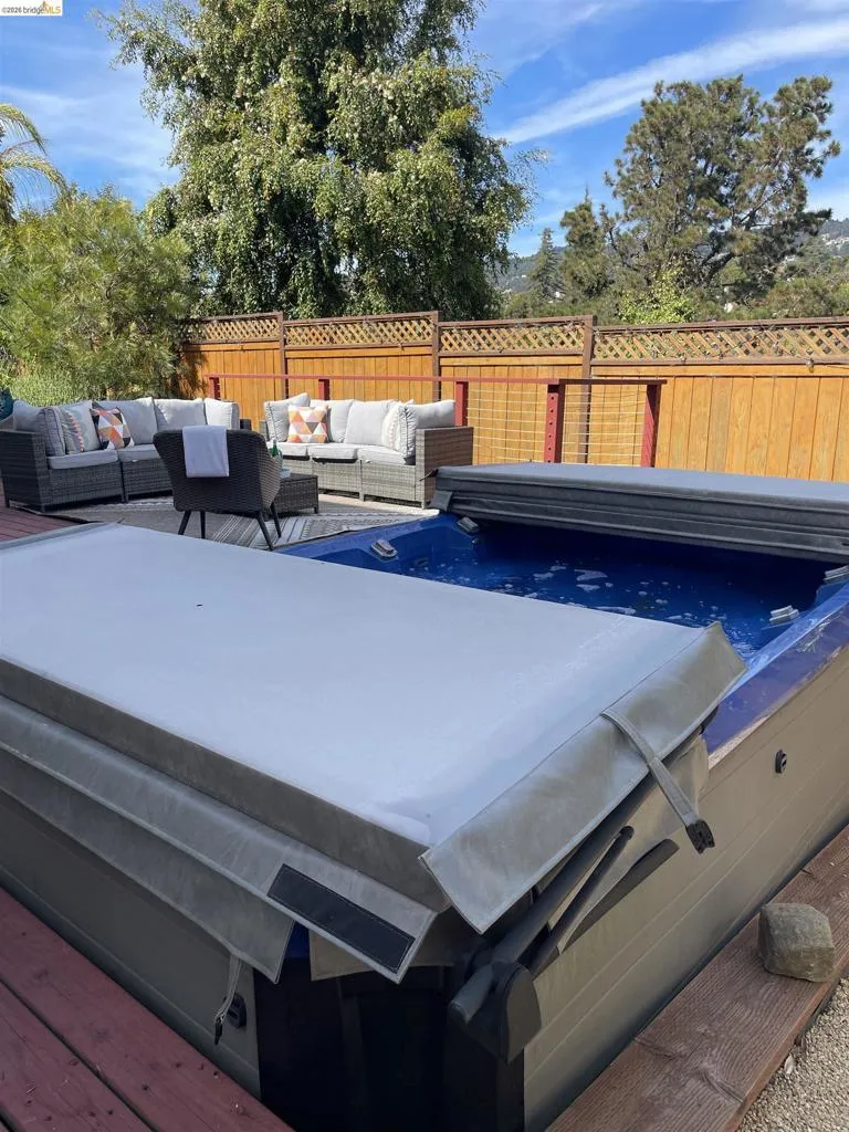 4656 Redding St Oakland, CA 94619