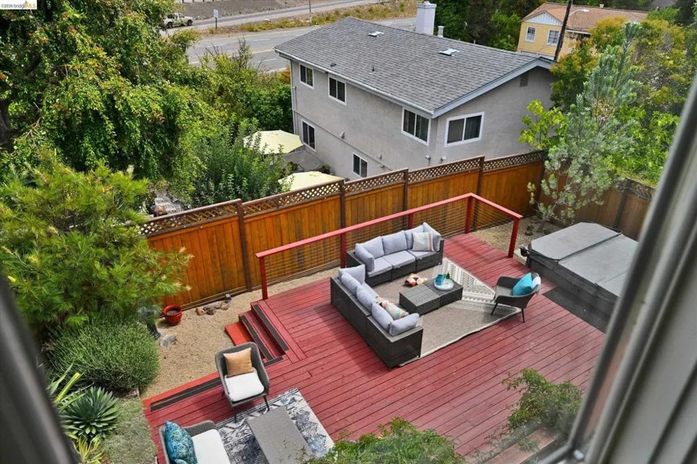 4656 Redding St Oakland, CA 94619