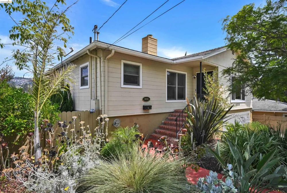 4656 Redding St Oakland, CA 94619
