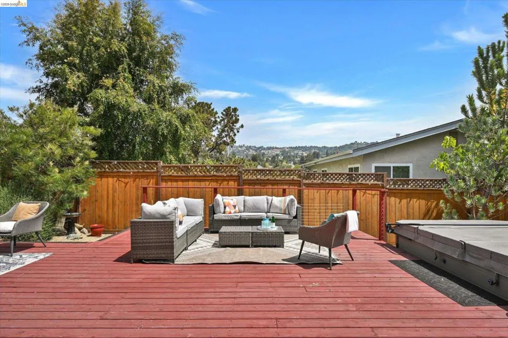 4656 Redding St Oakland, CA 94619
