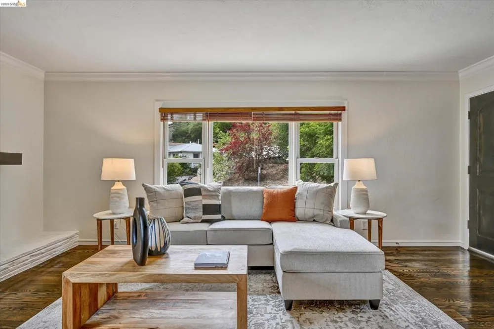 4656 Redding St Oakland, CA 94619