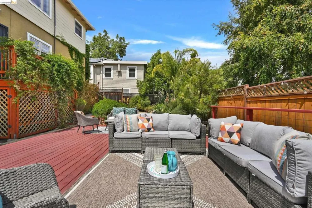 4656 Redding St Oakland, CA 94619