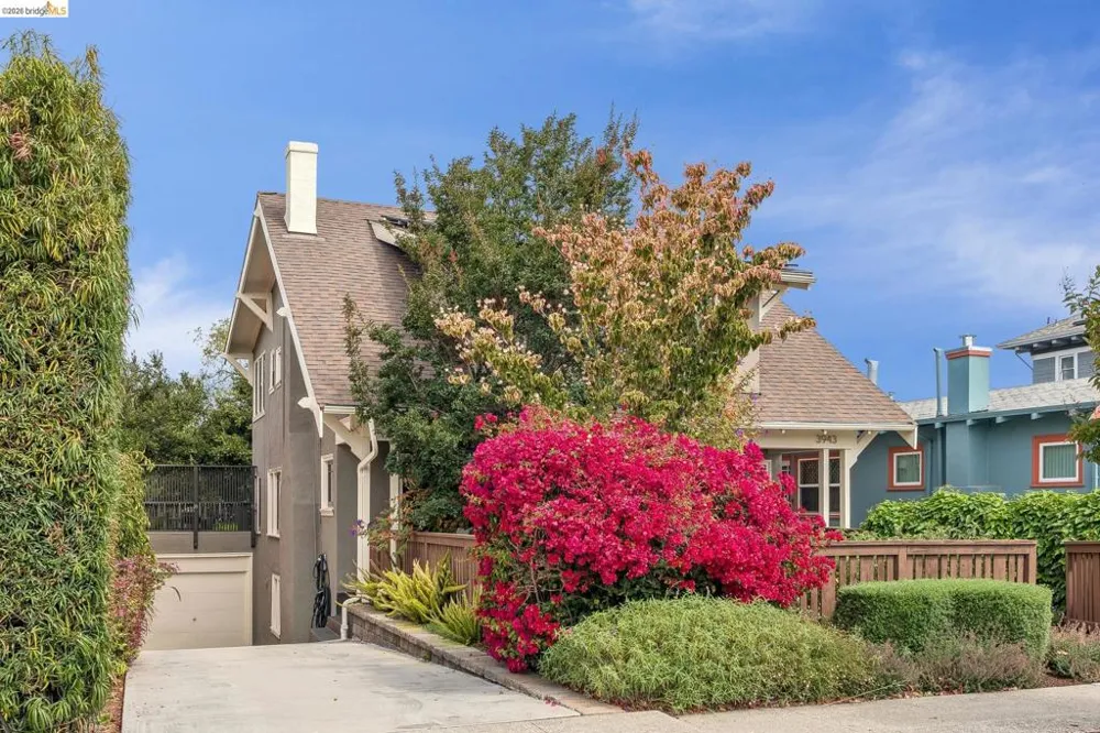 3943 Park Blvd Oakland, CA 94602