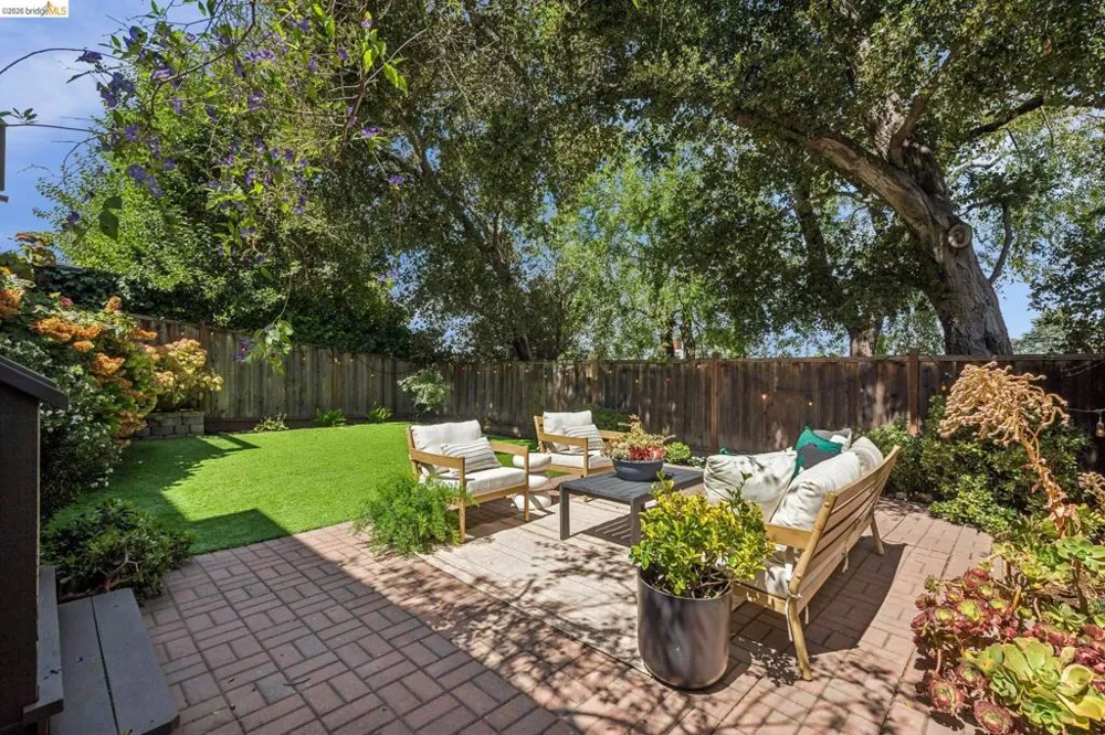 3943 Park Blvd Oakland, CA 94602