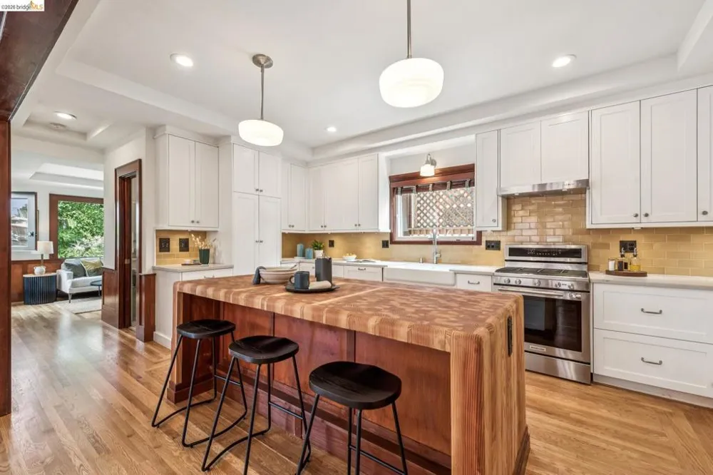 3943 Park Blvd Oakland, CA 94602