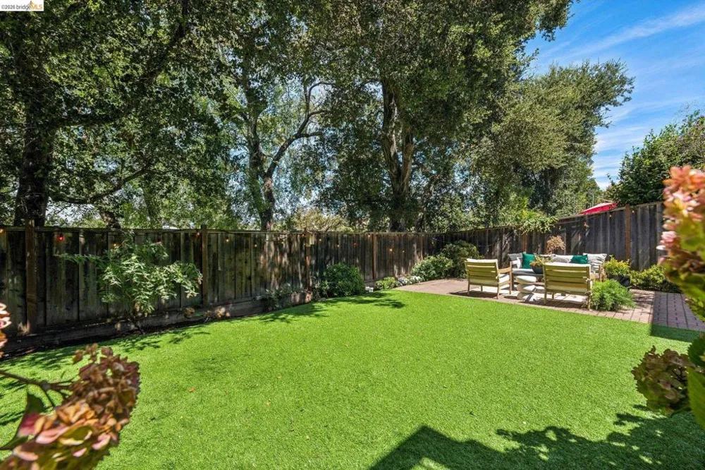 3943 Park Blvd Oakland, CA 94602