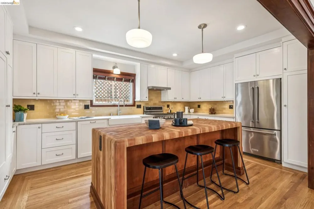 3943 Park Blvd Oakland, CA 94602