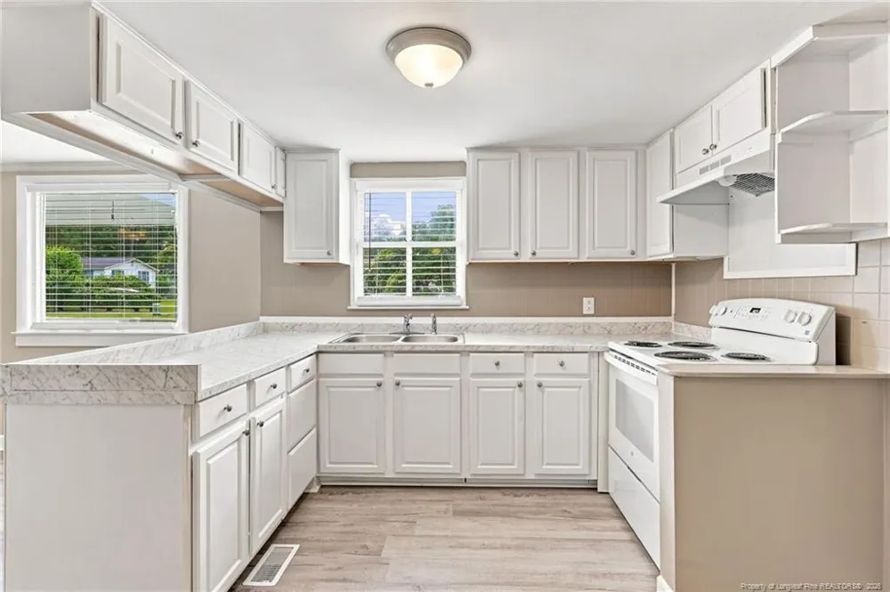 604 Calhoun Street Clinton, NC 28328