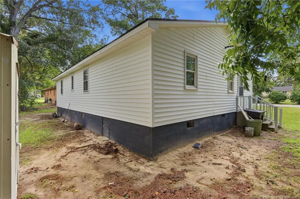 604 Calhoun Street Clinton, NC 28328