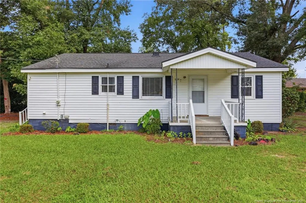 604 Calhoun Street Clinton, NC 28328