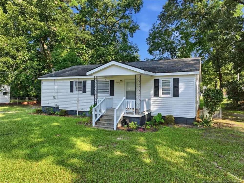 604 Calhoun Street Clinton, NC 28328