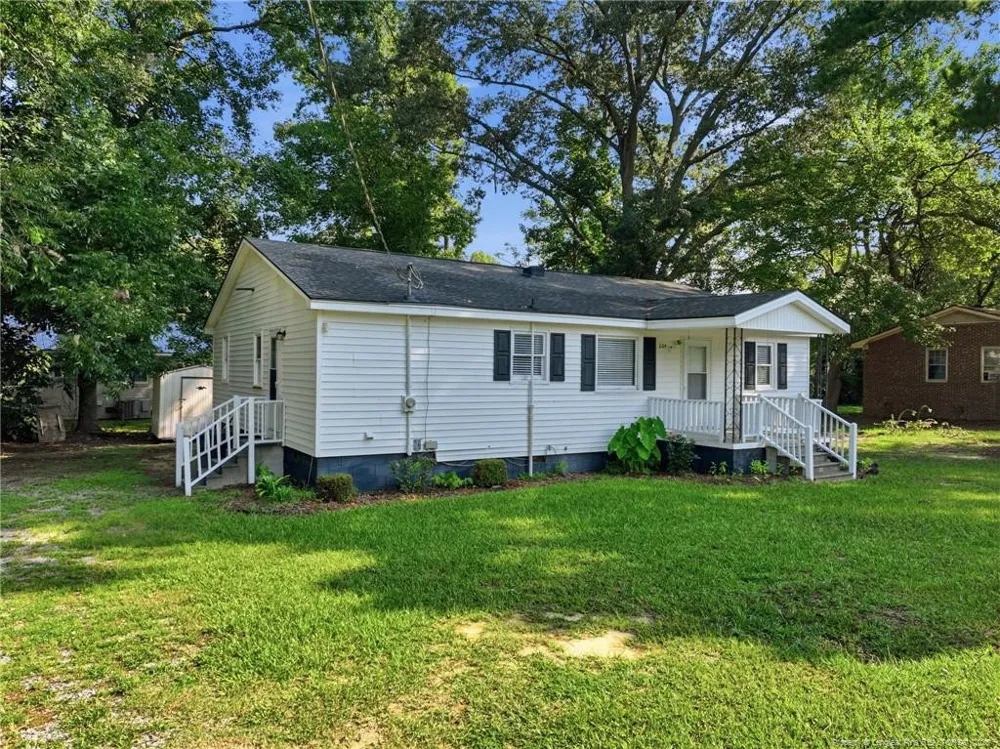 604 Calhoun Street Clinton, NC 28328