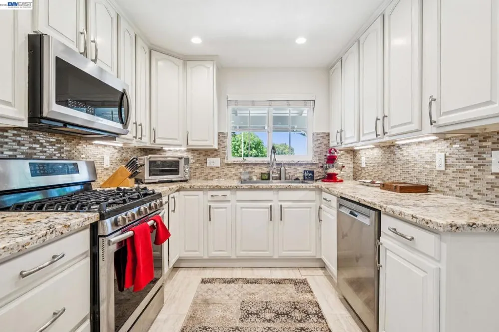 2485 Medallion Dr Union City, CA 94587