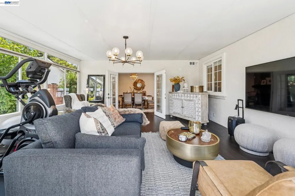 2485 Medallion Dr Union City, CA 94587