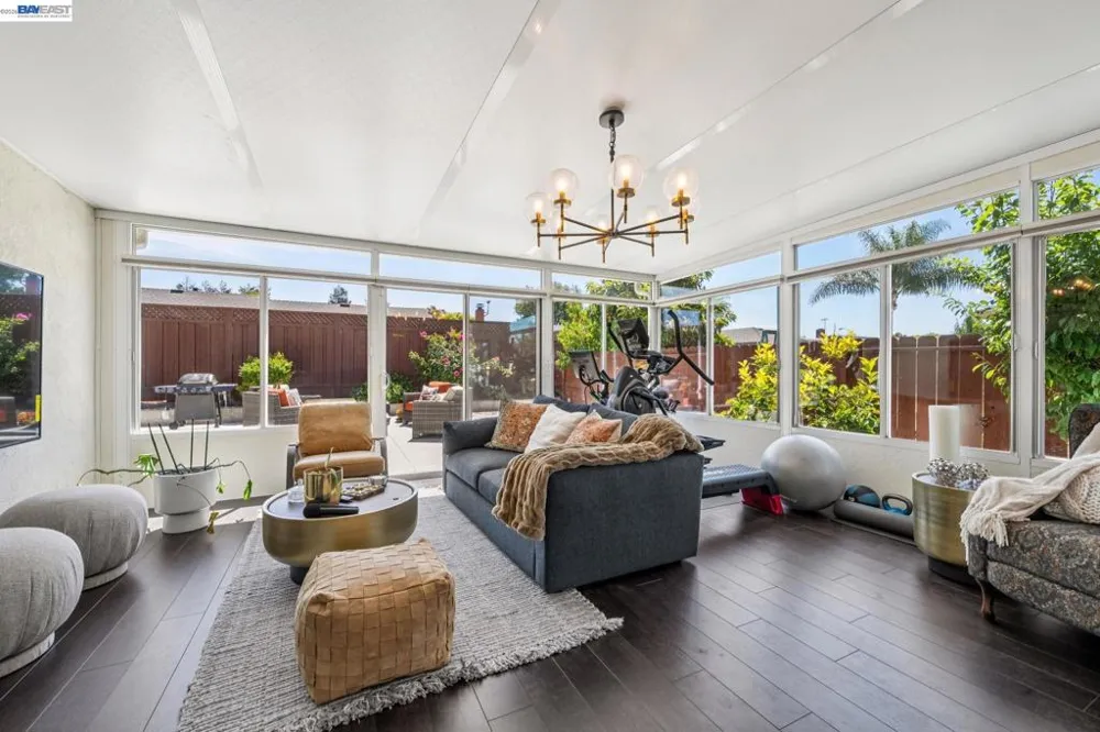 2485 Medallion Dr Union City, CA 94587