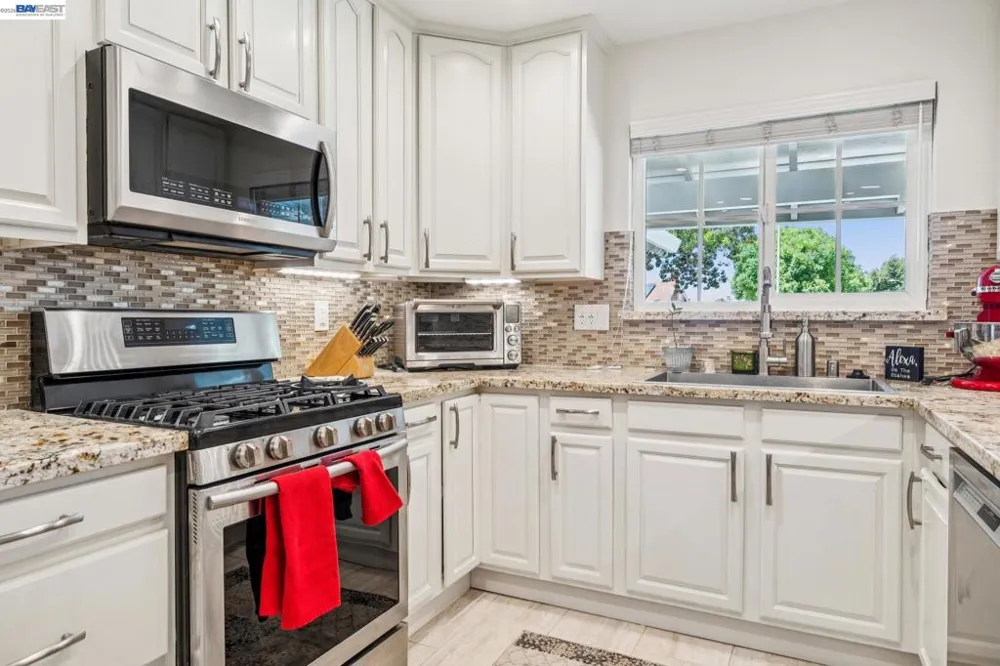 2485 Medallion Dr Union City, CA 94587